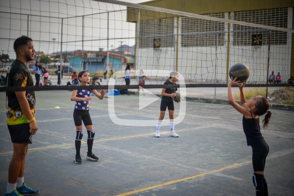 voleibol escuela cedef play